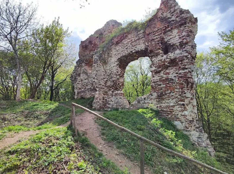 Ruiny zamku Esterki w Bochotnicy, Poland, Poland